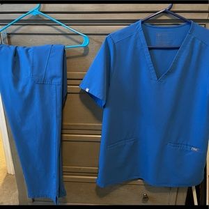 Womens figs, large high waisted straight leg pants and XL 2 pocket top